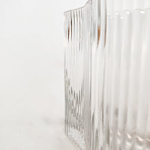 Afbeelding in Gallery-weergave laden, glazen vaas | julie
